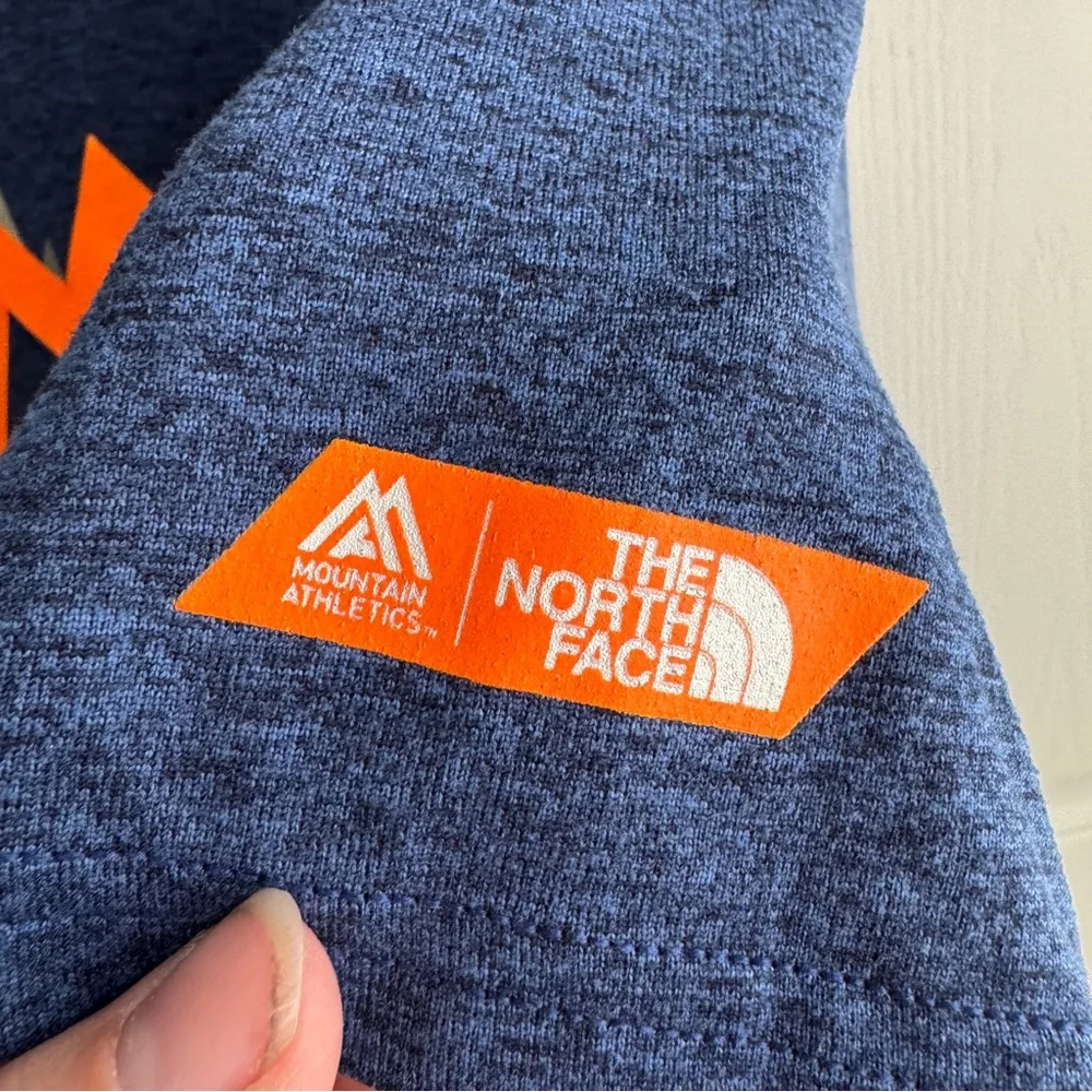 The North Face Mountain Athletics Blue Graphic Print Short Sleeve‎ Men's Size S